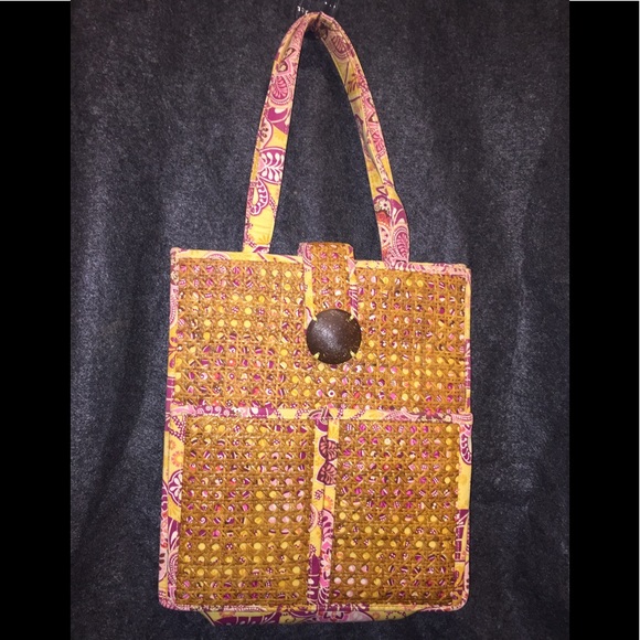 Vera Bradley’s Wicker Shielded Floral Tote - Picture 2 of 7